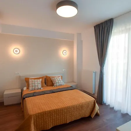 Spacious 3-room - Long-term * Bucureşti