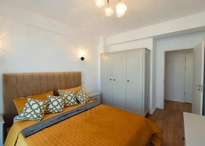Spacious 3-room - Long-term Apartment Bucharest